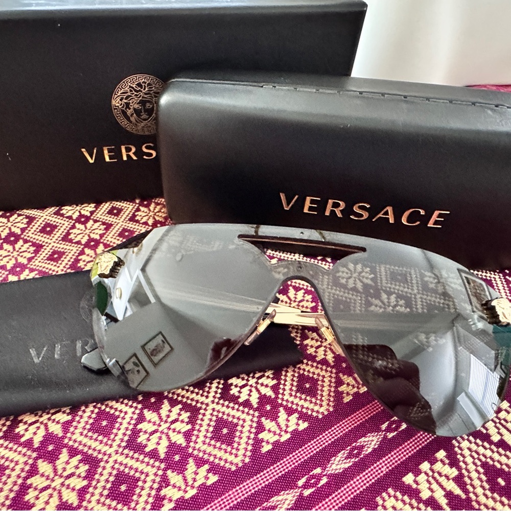 Versace Gold and Black Aviator Sunglasses- Excellent Condition